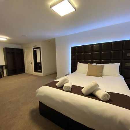 The Charles Hotel 채텀 외부 사진