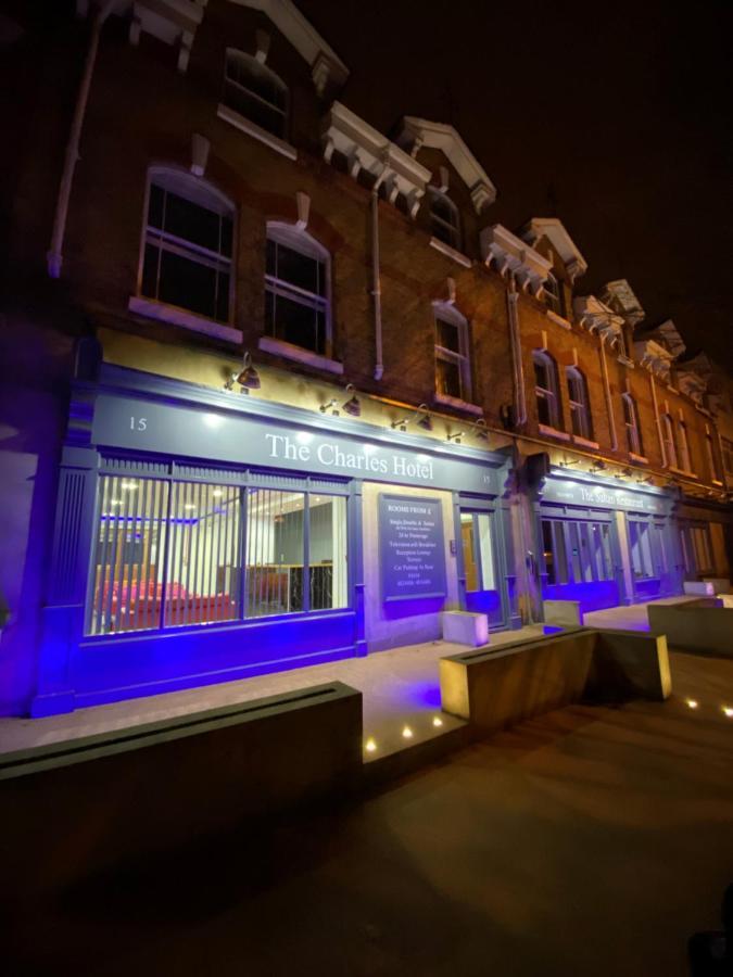 The Charles Hotel 채텀 외부 사진