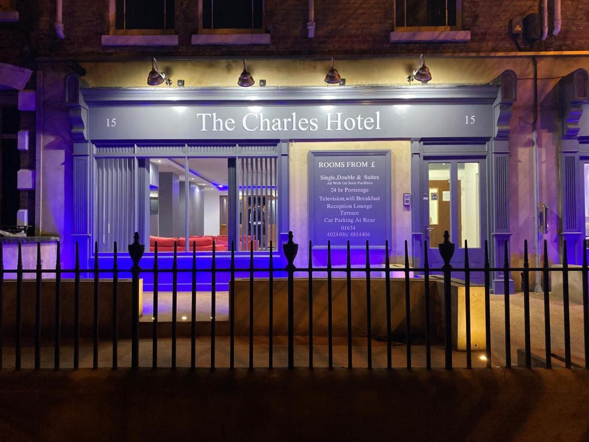 The Charles Hotel 채텀 외부 사진