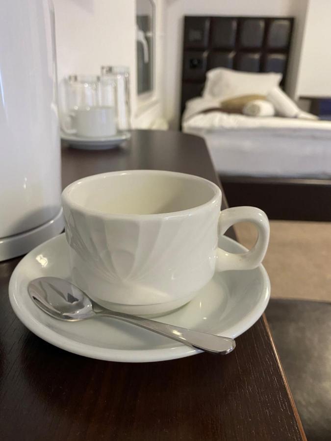 The Charles Hotel 채텀 외부 사진