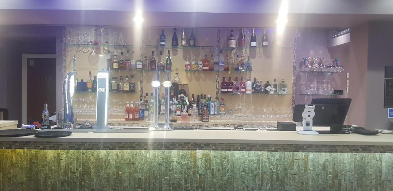 The Charles Hotel 채텀 외부 사진