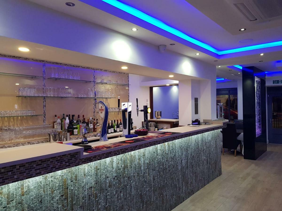 The Charles Hotel 채텀 외부 사진